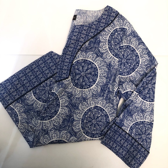 🛍Dana Bachman blue/white flowy blouse - Picture 6 of 6